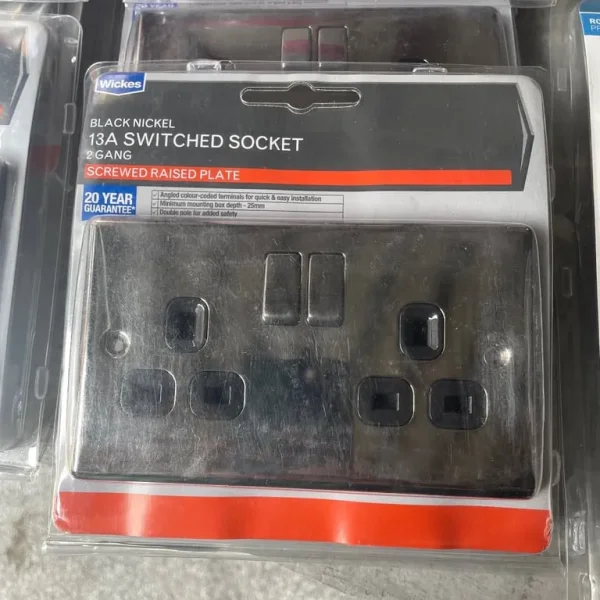Double gang socket