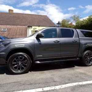 2024 Toyota Hilux 2.8 D-4D Invincible X Double Cab - Image 3