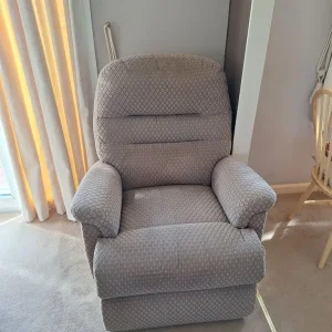 Recliner armchair