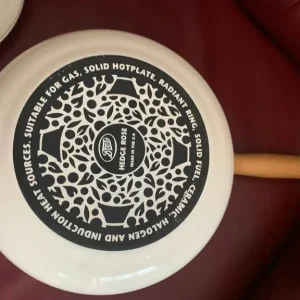 Vintage Hedge Rose Sauce Pan With Lid, Cream Enamel, Floral Pattern - Image 3