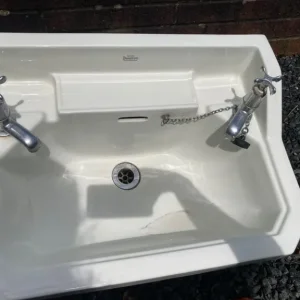 Royal doulton sink and pedestal - Image 3