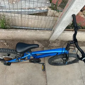 3 working bikes with chains and brakes needing replacement - Image 3
