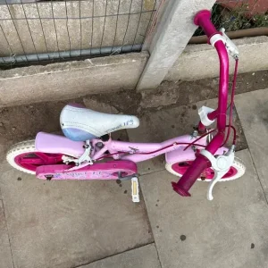 3 working bikes with chains and brakes needing replacement
