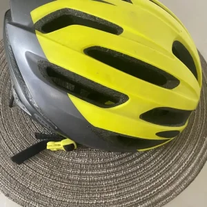 Bicycle helmet