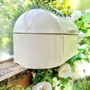 Vintage 1950s Smeg-style cream enamel bread bin - Image 3