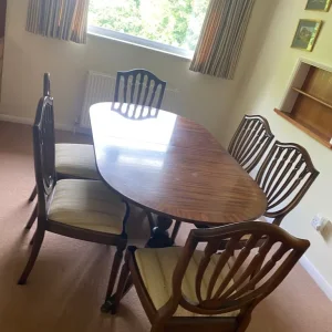 Dining table & 6 chairs