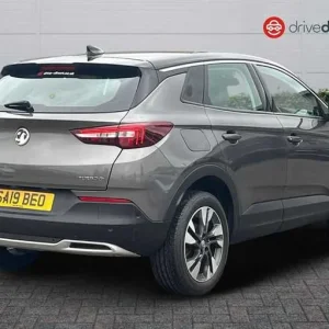 2019 Vauxhall Grandland X 1.5 Turbo D Diesel Manual SUV - Image 3
