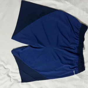 adidas Manchester United 2024/25 Away Shorts Junior Size 13-14 - Image 3