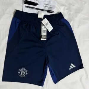 adidas Manchester United 2024/25 Away Shorts Junior Size 13-14 - Image 4