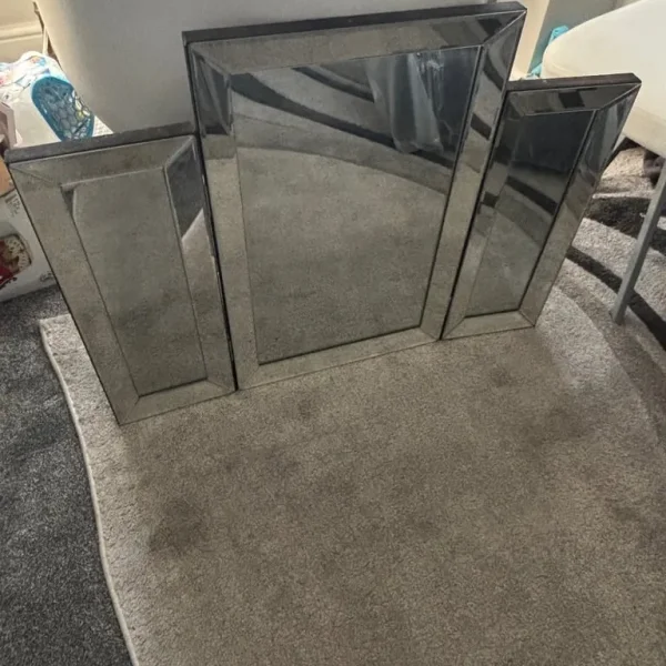 Vanity mirror