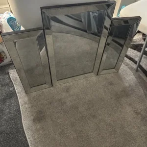 Vanity mirror