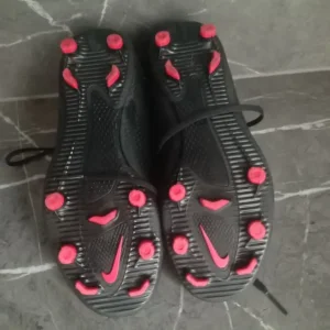 Nike Phantom size 2 football boots - Image 2