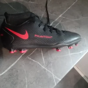 Nike Phantom size 2 football boots - Image 3