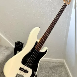 Squier by Fender Affinity PJ Precision Jazz Bass - Image 3