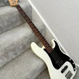 Squier by Fender Affinity PJ Precision Jazz Bass