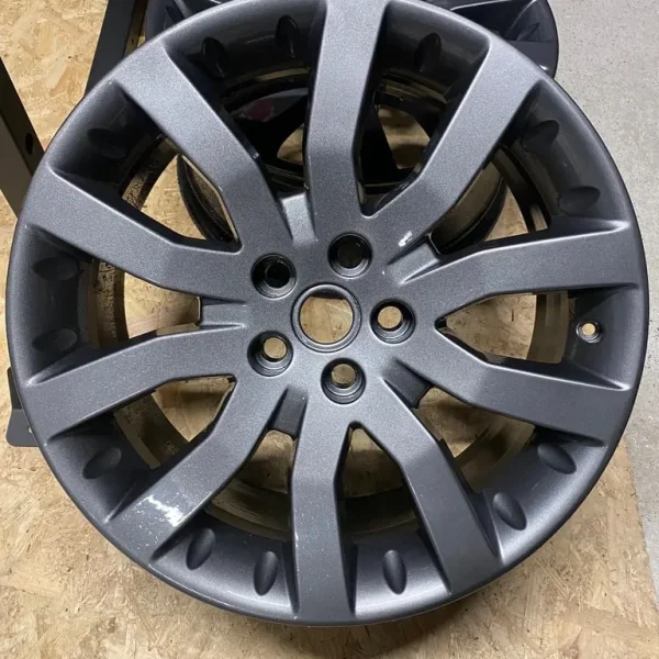 Vw transporter or Range Rover wheels