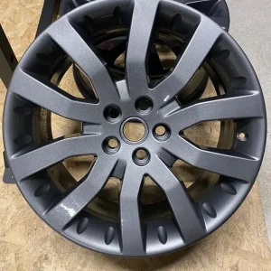 Vw transporter or Range Rover wheels