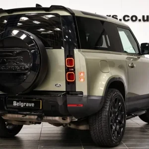2021 Land Rover Defender 90 2.0 P300 SE SUV - Image 2