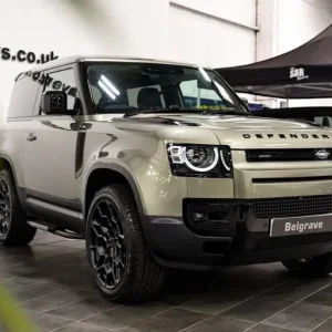 2021 Land Rover Defender 90 2.0 P300 SE SUV - Image 3