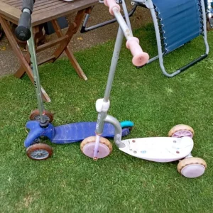 Small three wheel scooters