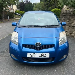 Toyota Yaris 1.3 2011 5-door hatchback - Image 2