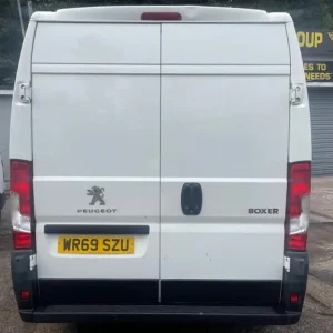 2020 Peugeot Boxer 2.2 BlueHDi H2 Professional LWB Air-Con Panel Van Diesel Manual - Image 3