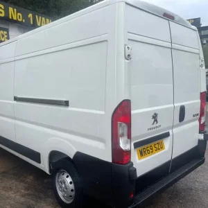 2020 Peugeot Boxer 2.2 BlueHDi H2 Professional LWB Air-Con Panel Van Diesel Manual - Image 7