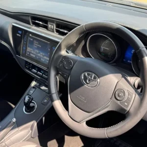 2016 Toyota Auris 1.8L Hybrid Estate - Image 2