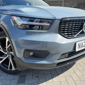 2022 Volvo XC40 R-Design Pro Estate - Image 5