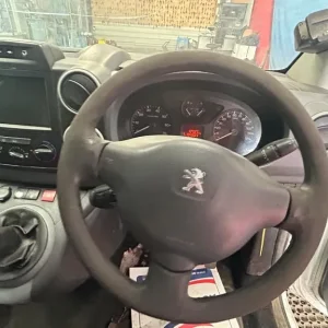 2016 Peugeot Partner 850 Professional HDI Panel Van - Image 6