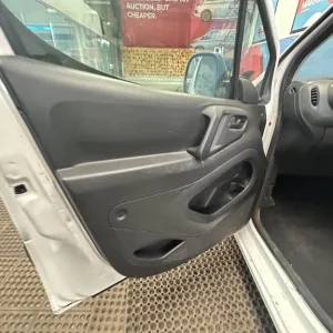 2016 Peugeot Partner 850 Professional HDI Panel Van - Image 7