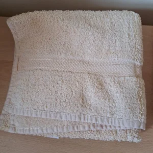 Bath Towel and Hand Towel - Image 3