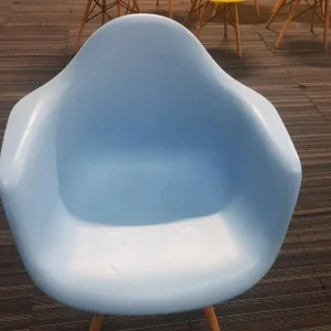 Plastic Eiffel Armchair in blue - Image 2