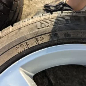 Mercedes 16-inch rims - Image 3