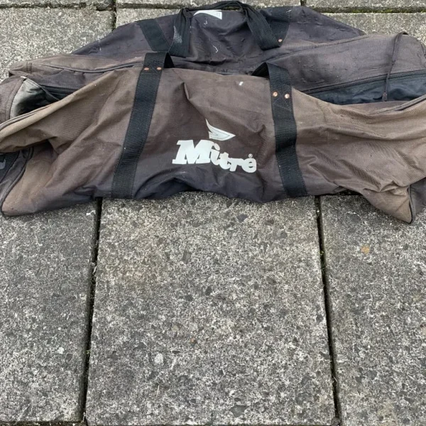 Mitre kit bag and shin guard