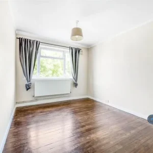 2 bedroom flat in Montgomery House, Rainham, Kent - Image 4