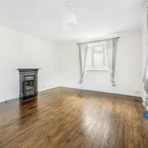 2 bedroom flat in Montgomery House, Rainham, Kent