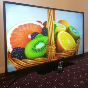 Toshiba 32 inch HD smart TV with WiFi and Freeview - Image 3