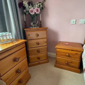 Complete Vintage Pine Bedroom Suite comprising 11 items - Image 5