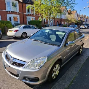 2007 Vauxhall Vectra hatchback manual - Image 2