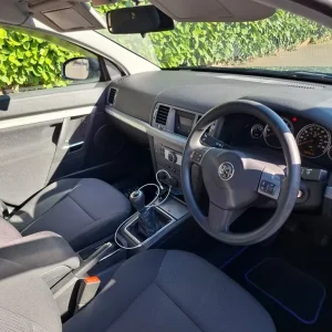 2007 Vauxhall Vectra hatchback manual - Image 7