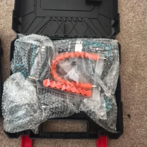 Cordless drill with two batteries - Image 5
