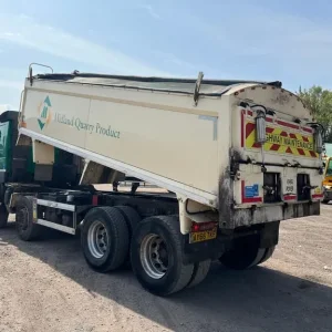 Volvo FM 450 8X4 TIPPER with alloy body and sheet - Image 6