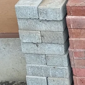 20 grey paving blocks