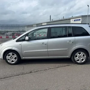 2012 Vauxhall Zafira 1.6i Exclusiv 5dr MPV - Image 6