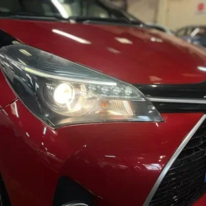 2016 Toyota Yaris 1.33 Dual VVT-i Design Euro 6 5-door hatchback petrol manual - Image 8