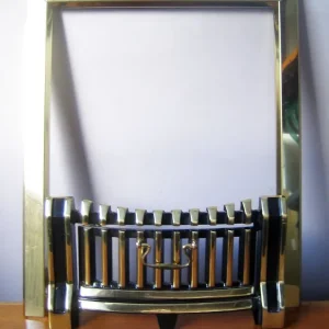 Brass fender with black enamel surround