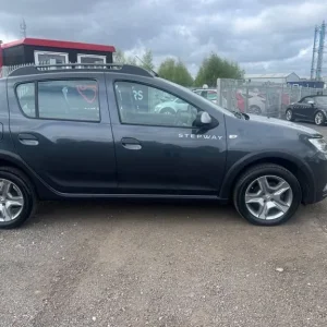 2017 Dacia Sandero Stepway 1.5 dCi Ambiance Hatchback 5dr Diesel Manual Euro 6 - Image 3
