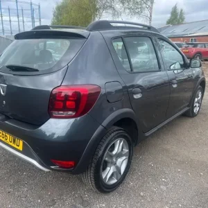 2017 Dacia Sandero Stepway 1.5 dCi Ambiance Hatchback 5dr Diesel Manual Euro 6 - Image 4