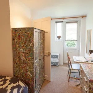 Double room with ensuite and garden view - Image 2